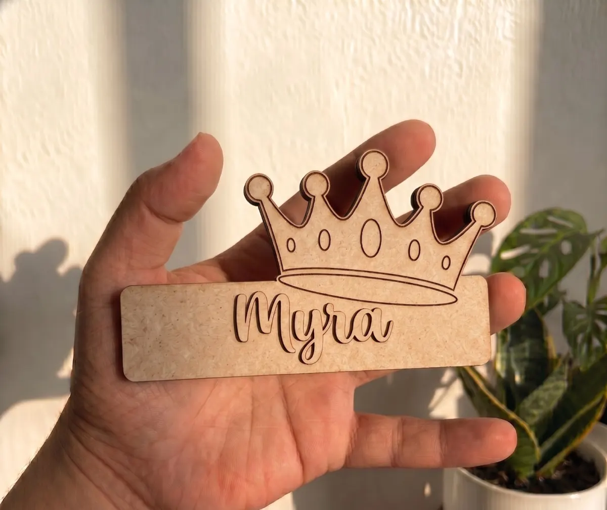 Theme magnets