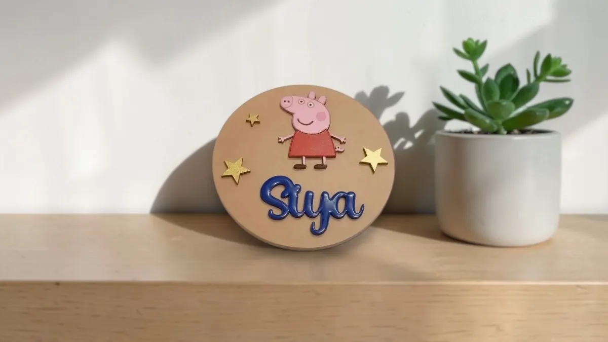 Round name magnet
