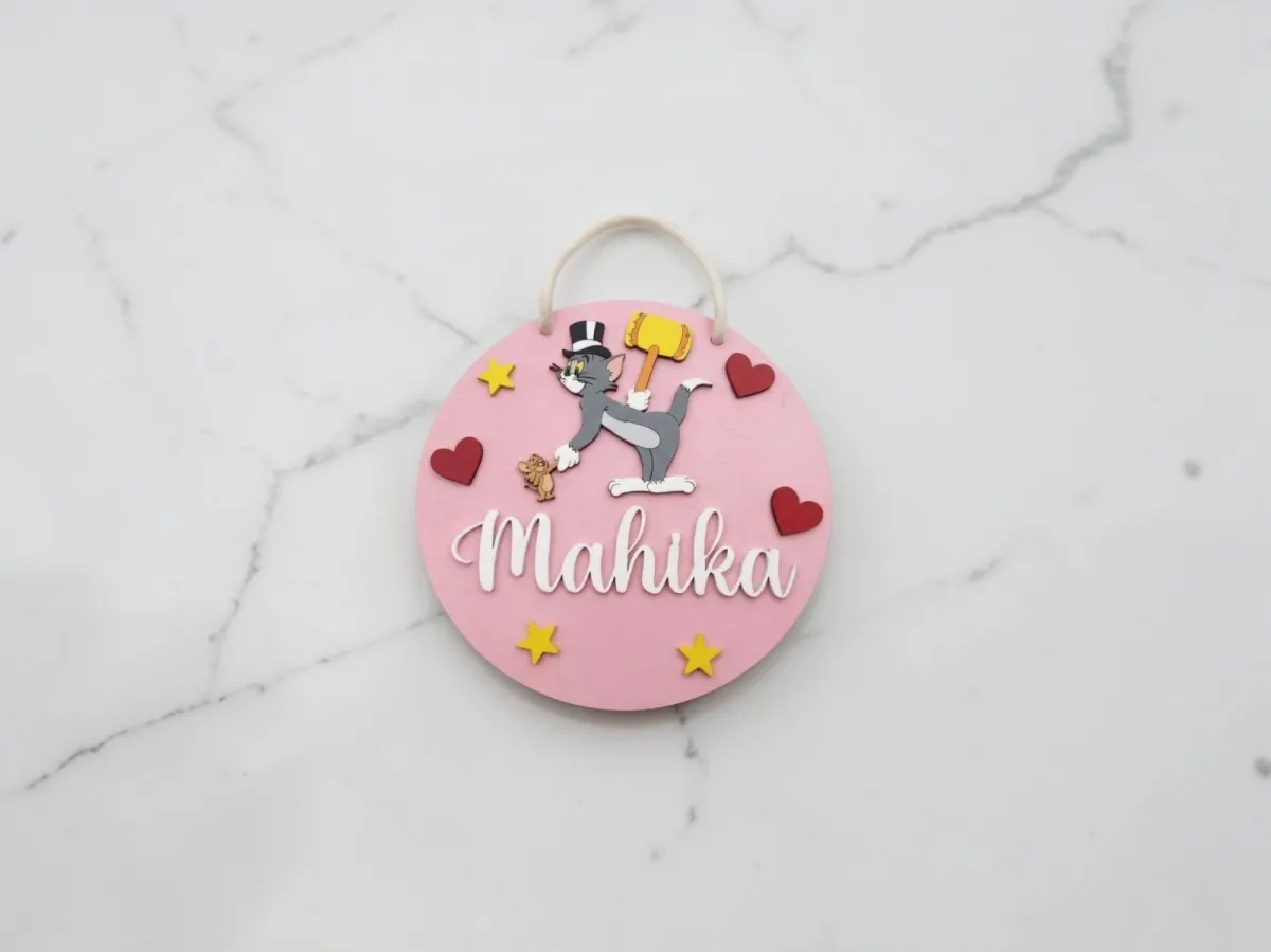 Round name dangler